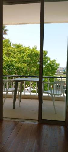Balkoni atau teres di Rent4Rest Estoril Beachfront Apartments