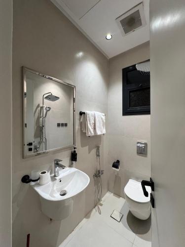 Baðherbergi á Riyadh luxury الياسمين 2