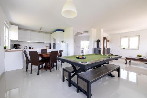 Three-Bedroom Holiday Home Vida with Private Pool