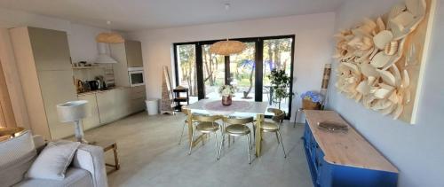 Cucina o angolo cottura di Apartament Szyszka w ogrodzie