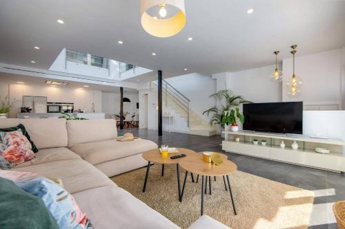 Villa Casa Parras by Villa Plus