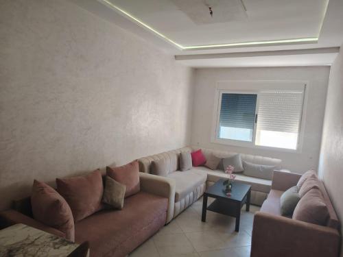 Χώρος καθιστικού στο 734 Luxury 2BR Apt Martil 3rd Floor & Elevator