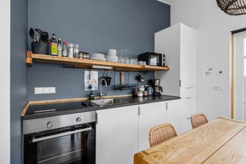 Cuisine ou kitchenette dans l'établissement Ocean Break Cabins