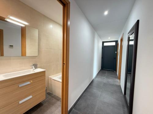 Ένα μπάνιο στο Agi Canyelles Mar