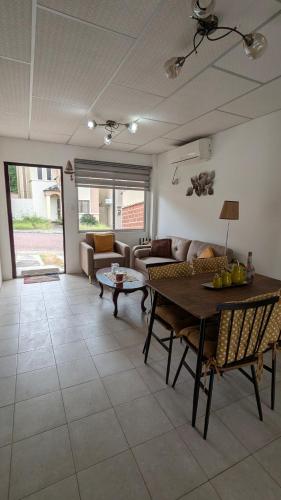 Gallery image of Villa con Piscina Mirador y Seguridad Privada in Guayaquil
