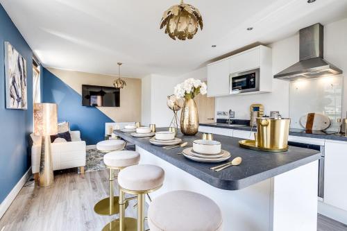 Golden View-Wyndale Living-Central Birmingham photo 6
