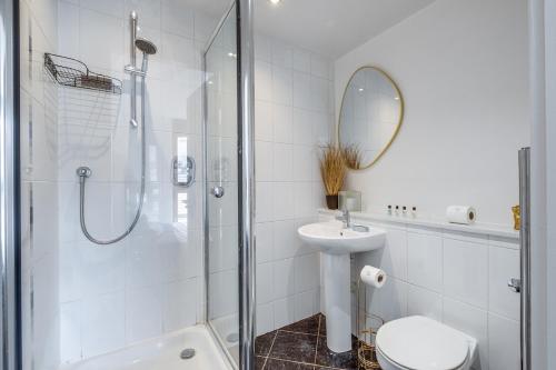 Golden View-Wyndale Living-Central Birmingham photo 10