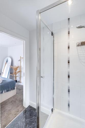 Golden View-Wyndale Living-Central Birmingham photo 37