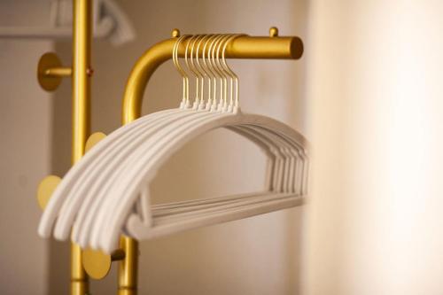 Golden View-Wyndale Living-Central Birmingham photo 41