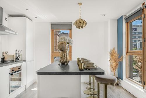 Golden View-Wyndale Living-Central Birmingham photo 46