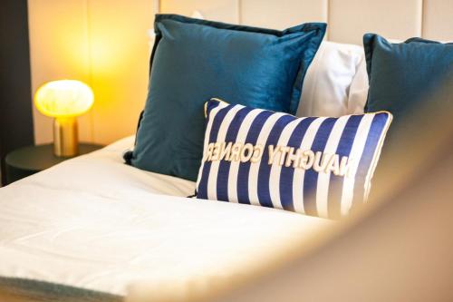 Golden View-Wyndale Living-Central Birmingham photo 47