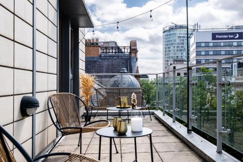 Golden View-Wyndale Living-Central Birmingham photo 4