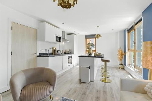 Golden View-Wyndale Living-Central Birmingham photo 63