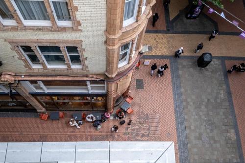 Golden View-Wyndale Living-Central Birmingham photo 69