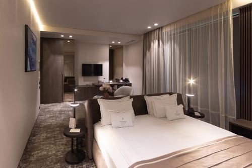 TV a/nebo společenská místnost v ubytování Verkhovyna Resort Medical & Wellness