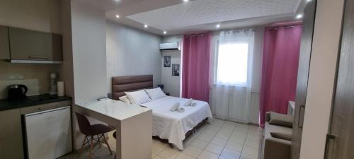 Sergios Apartments 3