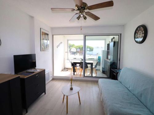 Studio cabine refait à neuf, piscine, proche plage et commerces