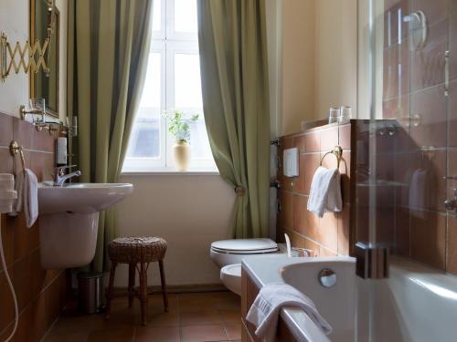 Koupelna v ubytování Landhaus Alte Schmiede
