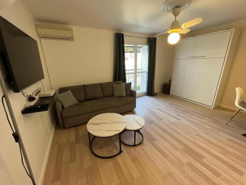 4 People Cannes Hyper Centre and Air conditioning