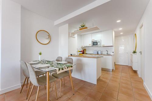 Sea View Family Apartment Heated Pool