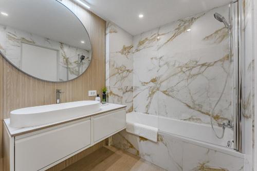 Sea View Family Apartment Heated Pool