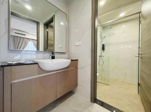 Bilik mandi di Agile Orchid service residence TRX by KL