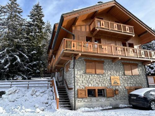Appartement cosy avec cheminée, terrasse et accès pistes proche – Méribel, 5 pers - FR-1-180-376