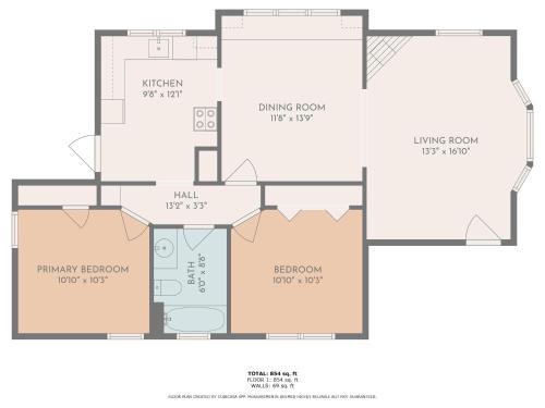 una planimetria di una casa di Chic Lakeside Retreat Steps from the Beach a Cleveland