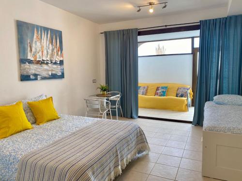 Family Oasis - Oceanview Duplex, Heated pool, Air Con