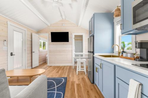 Una cocina o cocineta en Intercoastal Retreat