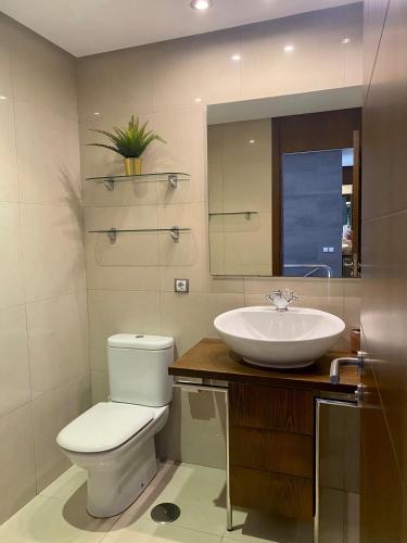 Family Oasis - Oceanview Duplex, Heated pool, Air Con
