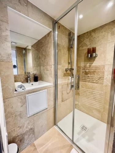 Ben Nevis charming studio in the heart of the lively life of the Pré Carré