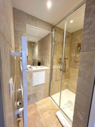 Ben Nevis charming studio in the heart of the lively life of the Pré Carré
