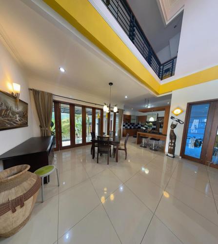 Χώρος καθιστικού στο Dapur Caringin Tilu Villa