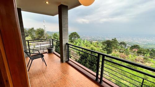 Μπαλκόνι ή βεράντα στο Dapur Caringin Tilu Villa