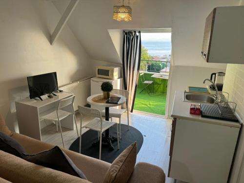 Kuchyň nebo kuchyňský kout v ubytování Hotel Antique