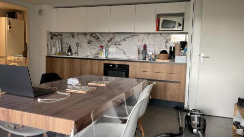 Photo de la galerie de l'établissement T3 Christianazura bord de mer Nice 06800, à Cagnes-sur-Mer