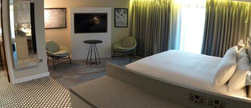 Postel nebo postele na pokoji v ubytování DoubleTree by Hilton Chester
