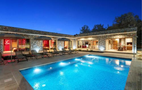 Beautiful Home In Dicmo