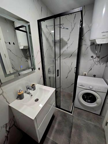 Ένα μπάνιο στο Porat Apartmani