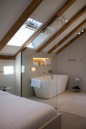 Maxima Comoda luxury villa