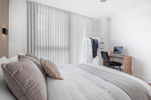 Luxury 2BR Near Bham Central, Parking, Desk & Coffee photo 22