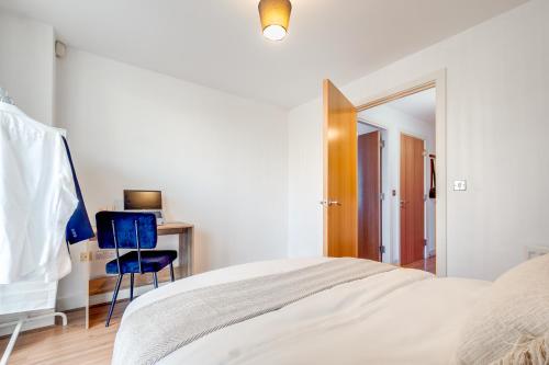Luxury 2BR Near Bham Central, Parking, Desk & Coffee photo 32