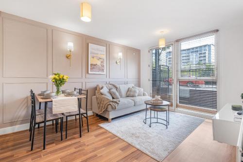 Luxury 2BR Near Bham Central, Parking, Desk & Coffee photo 8