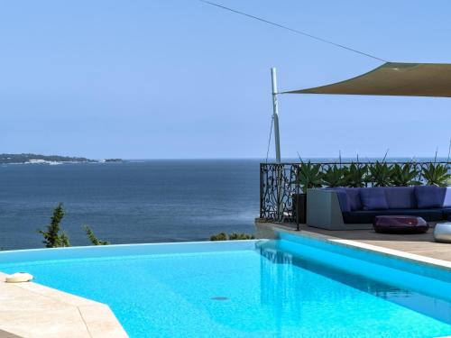 Upstays Sea View Pool 250m Villa