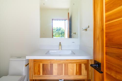 Koupelna v ubytování New! Luxury-4 Suites-private Pool-ocean Views