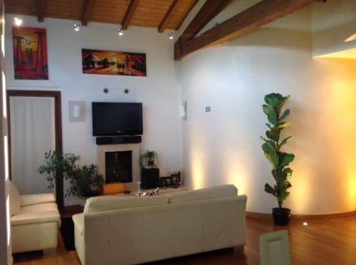 Μια τηλεόραση ή/και κέντρο ψυχαγωγίας στο Villa la Quercia luxury house