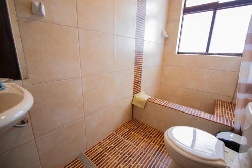 Un baño de Andes House Cusco