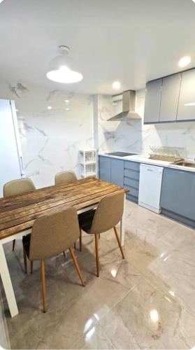 Spacious Martí Apartment