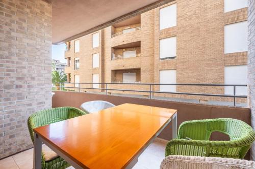 Denia Beach & Pool - Modern Flat near the Port with Parking